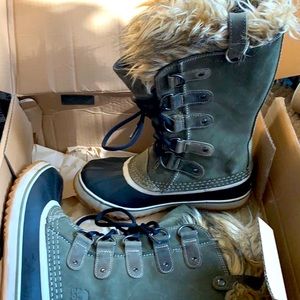 Sorel Joan of Arctic snow boots